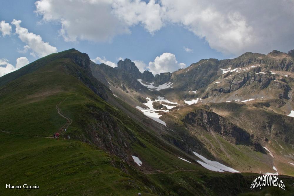 40_Da cima Foppa Vero le cime appena salite.jpg